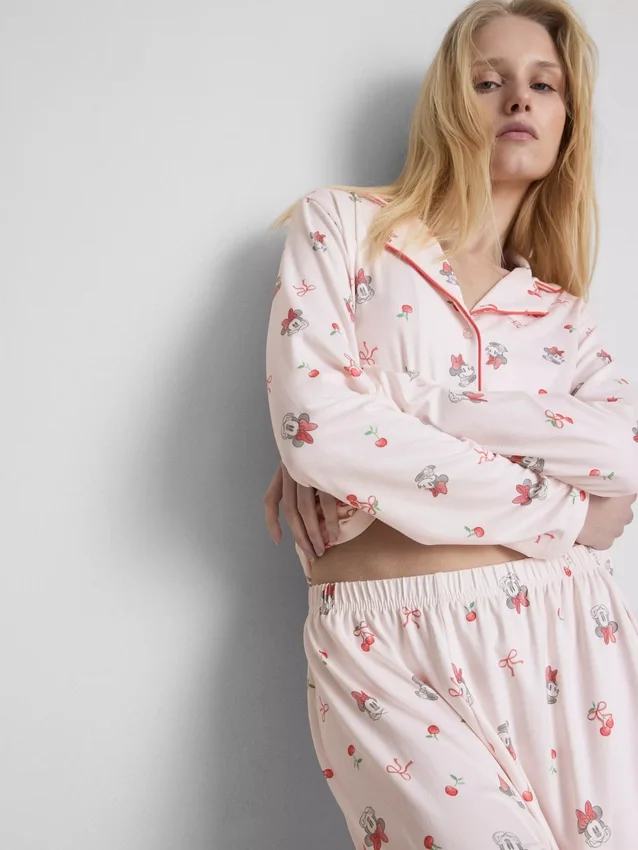 Pyjamasar i boyfriend-stil med Minnie Mouse-motiv från Disney