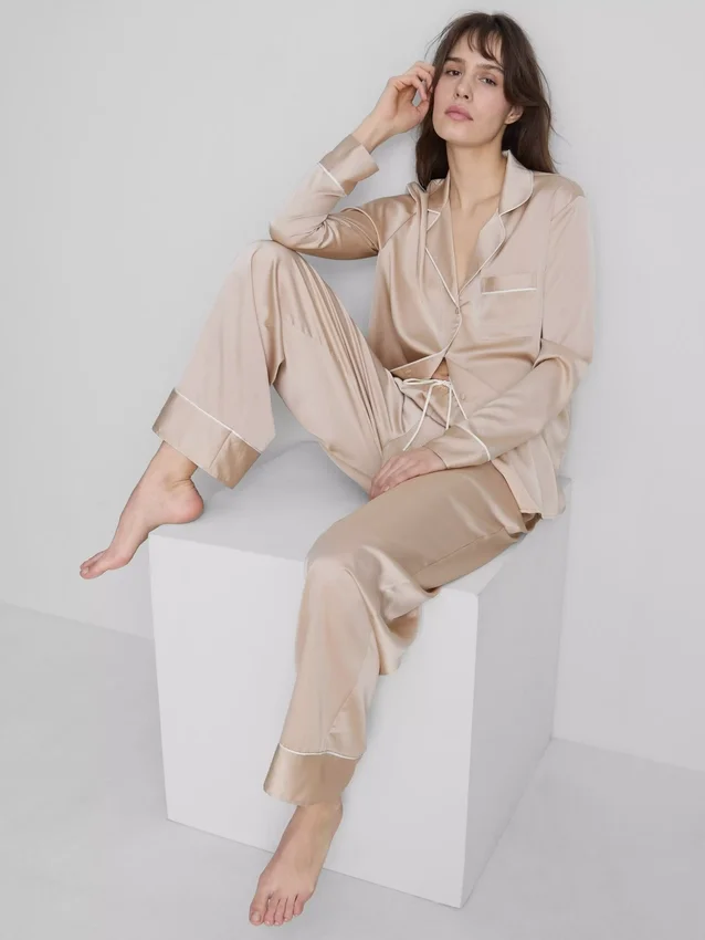 Pyjamasar i satin i boyfriend-stil