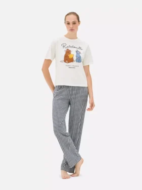Pyjamasar med Disneys karaktärstryck