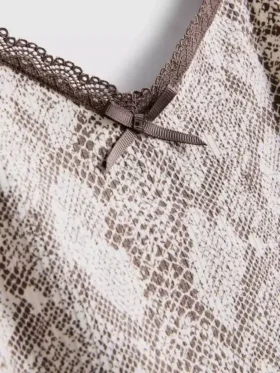 Pyjamasar med leopardmönstrad spets-cami