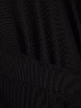 Pyjamasar med långärmad topp och sweatpants