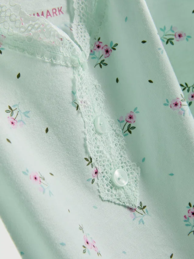 Pyjamasar med spetskant
