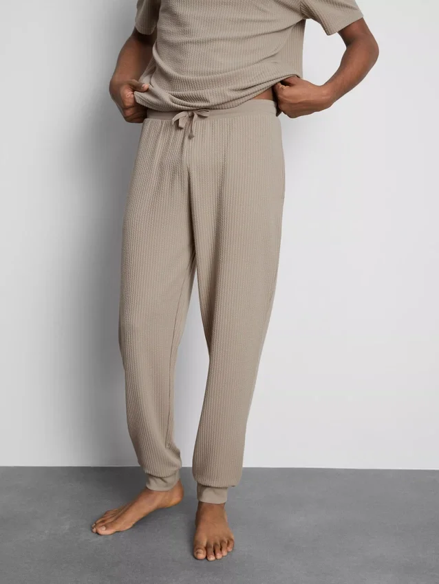 Pyjamasbyxor med texturerade ränder