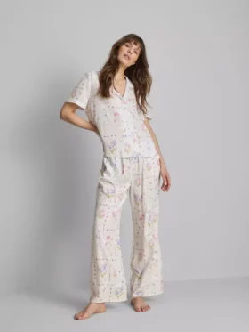 Pyjamaskjorta med korta ärmar och blommönster