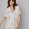 Pyjamaskjorta med korta ärmar och blommönster