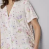 Pyjamaskjorta med korta ärmar och blommönster