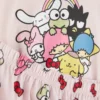 Pyjamaströja med motiv av Hello Kitty och vänner