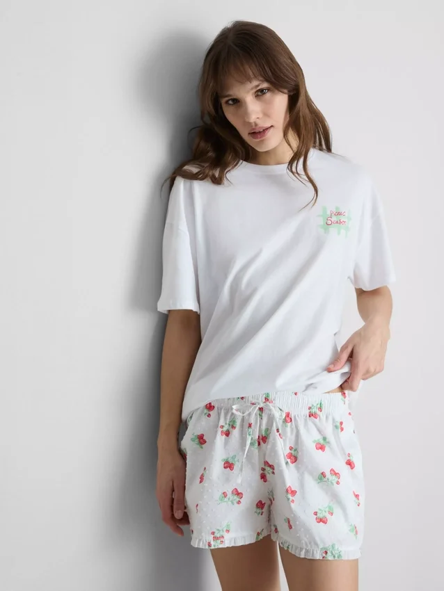 Pyjamasöverdel med grafiskt mönster