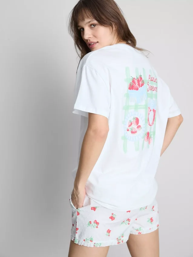 Pyjamasöverdel med grafiskt mönster