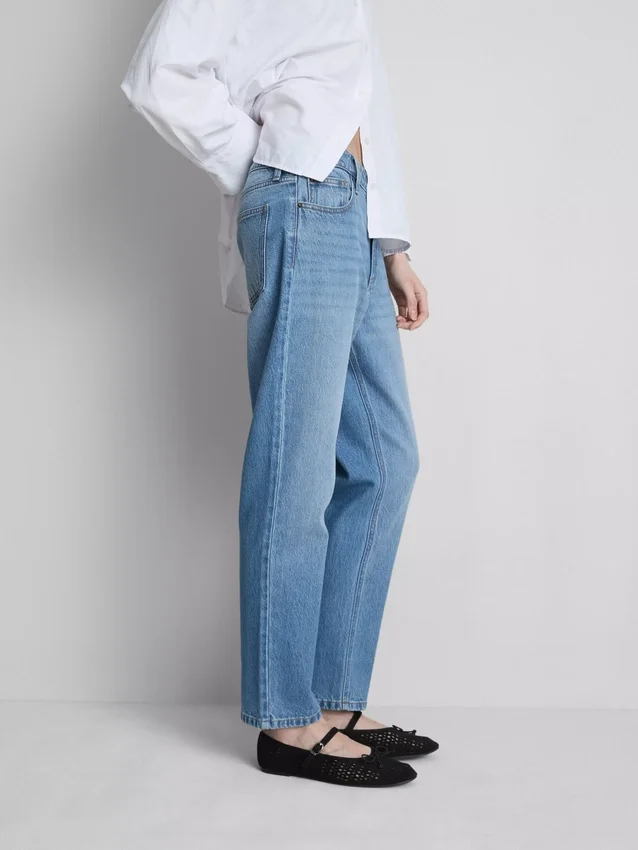 Rakskurna jeans i bomullsdenim med medelhög midja