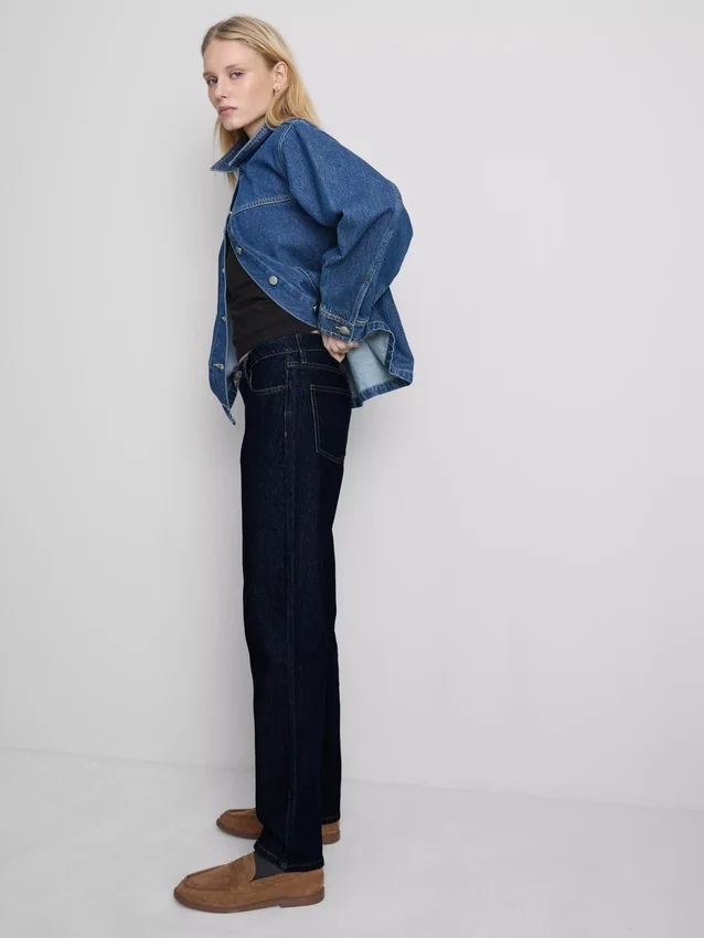 Rakskurna jeans i bomullsdenim med medelhög midja