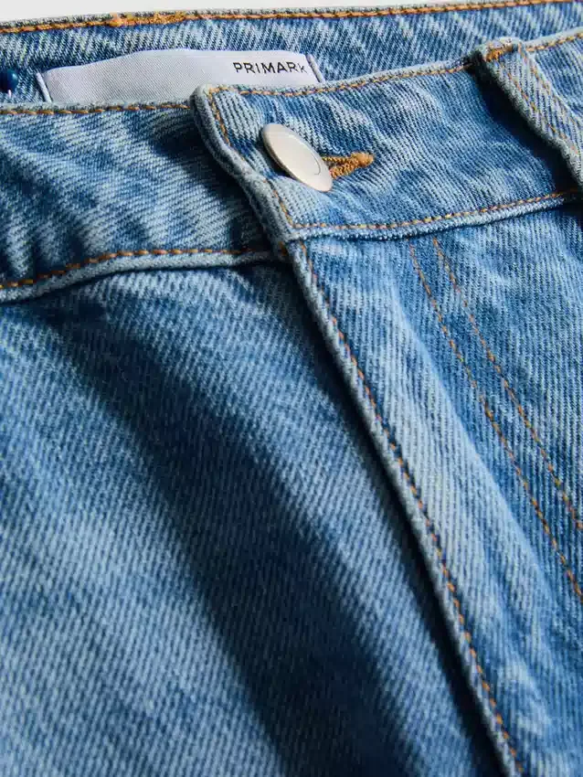 Rakskurna jeans i bomullsdenim med medelhög midja