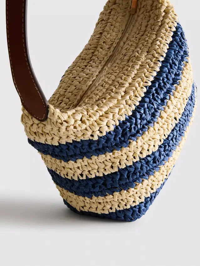 Randig axelväska i raffia