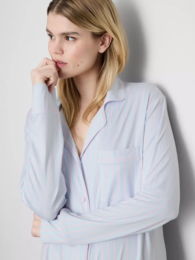 Randig oversized nattklänning i boyfriend-stil