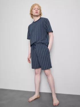 Randig pyjamasar