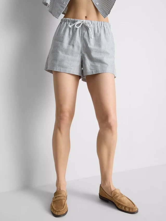 Randiga oxfordshorts med hög midja