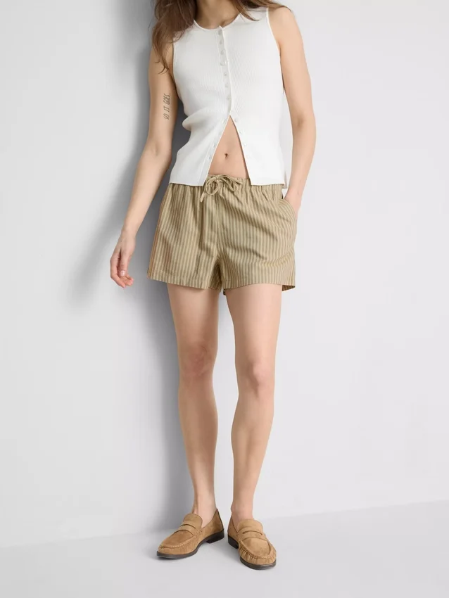 Randiga oxfordshorts med hög midja