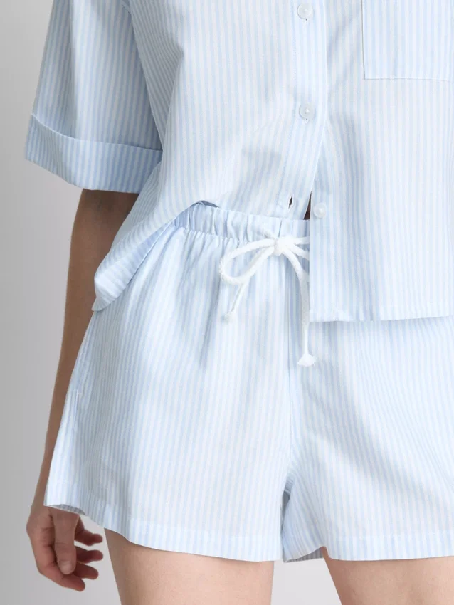 Randiga oxfordshorts med hög midja