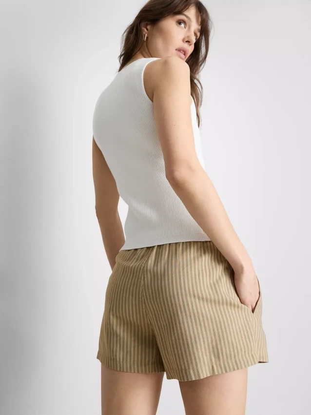 Randiga oxfordshorts med hög midja