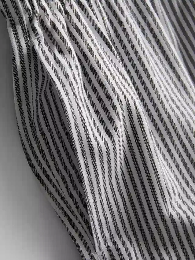 Randiga oxfordshorts med hög midja