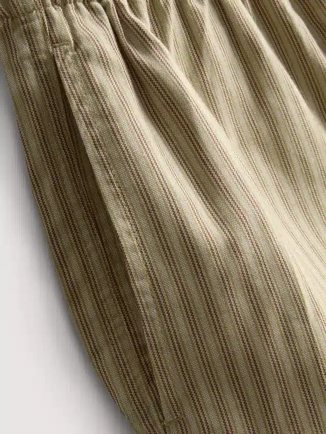 Randiga oxfordshorts med hög midja