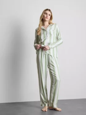 Randiga pyjamasar i bomull i boyfriend-stil