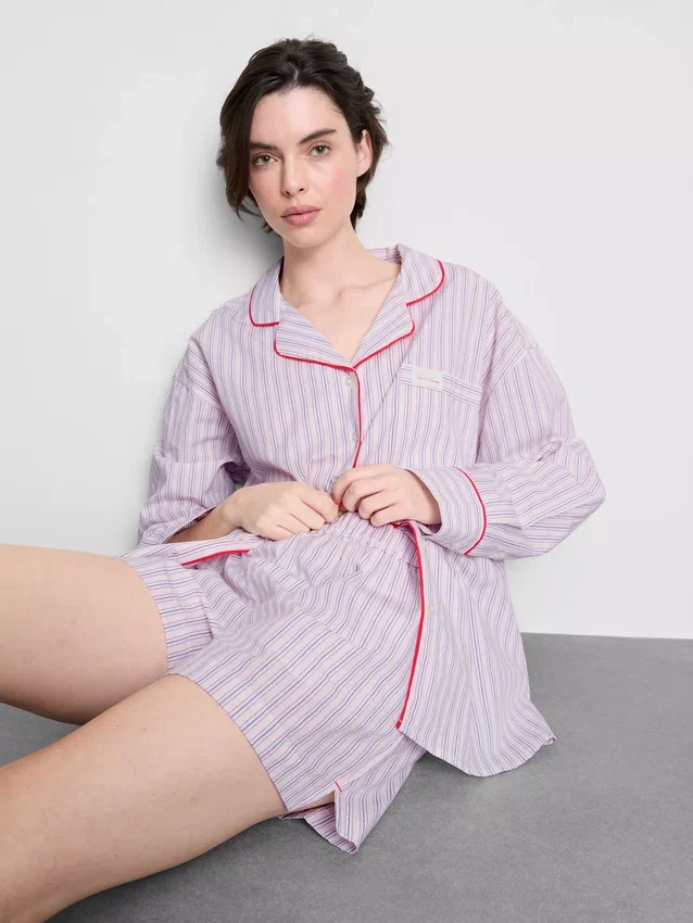 Randiga pyjamasar-shorts i bomull