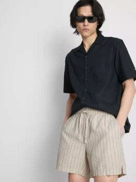 Randiga shorts i linneblandning