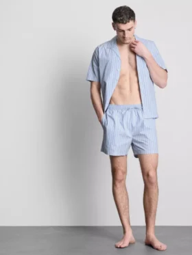 Randiga shorts med pyjamasar