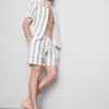 Randiga shorts med pyjamasar