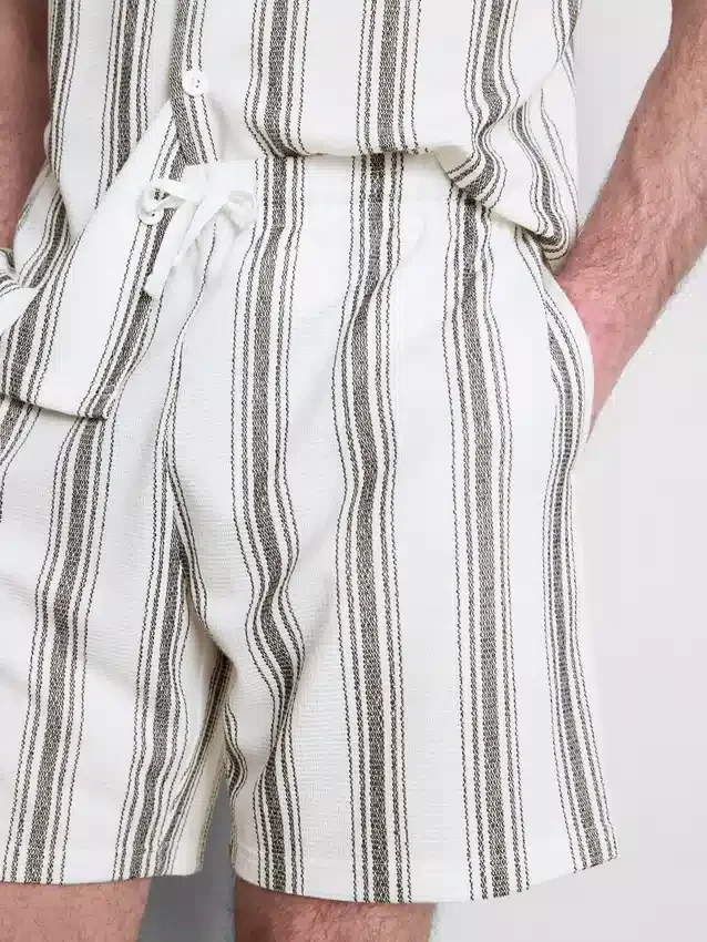 Randiga shorts med pyjamasar