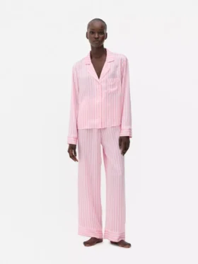 Randige pyjamasar i satin