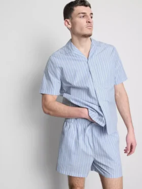 Randige pyjamasar med knappar