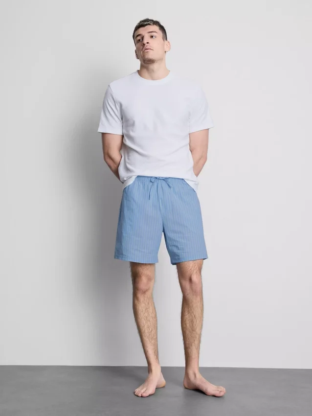 Randigt pyjamas-set med korta shorts