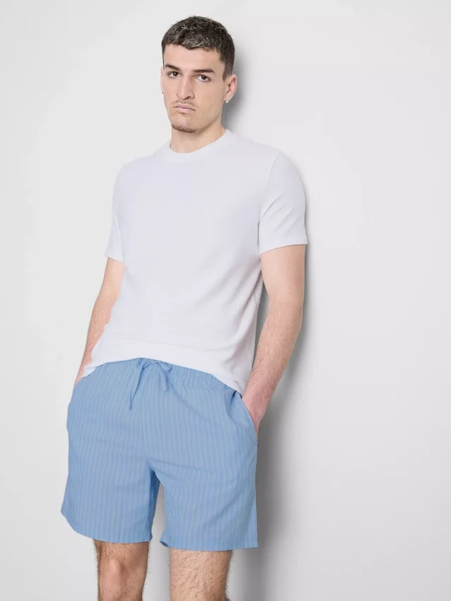 Randigt pyjamas-set med korta shorts