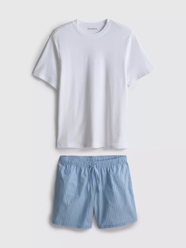 Randigt pyjamas-set med korta shorts