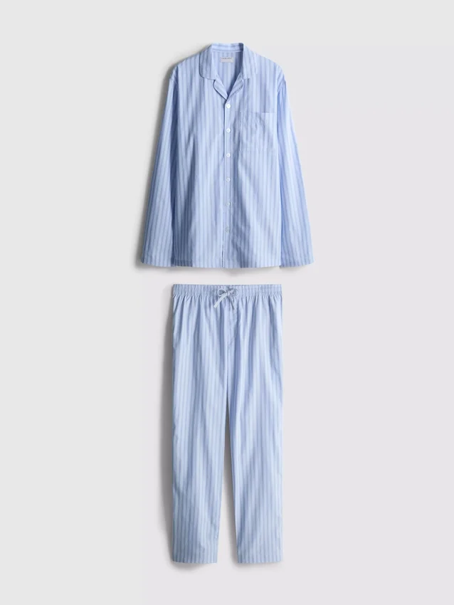 Randigt pyjamas-set med långa ärmar