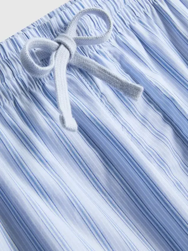 Randigt pyjamas-set med långa ärmar