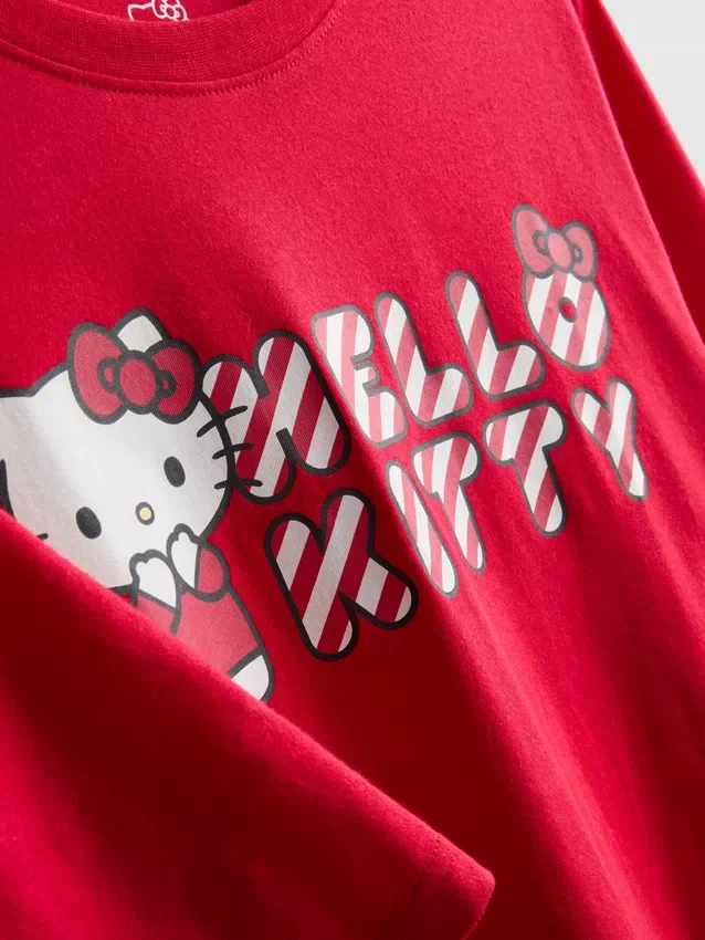 Randigt pyjamaset med Hello Kitty