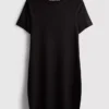 Ribbad, figurnära miniklänning i T-shirt-stil