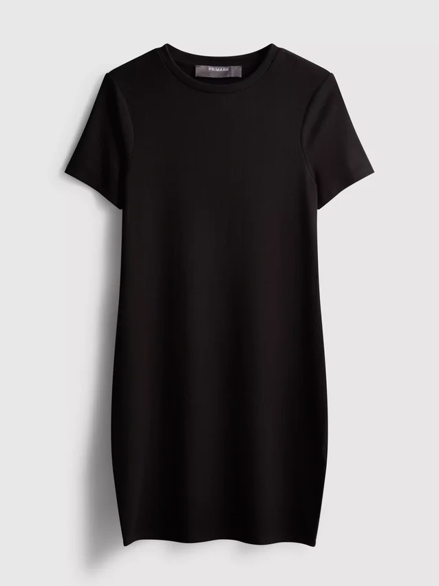 Ribbad, figurnära miniklänning i T-shirt-stil