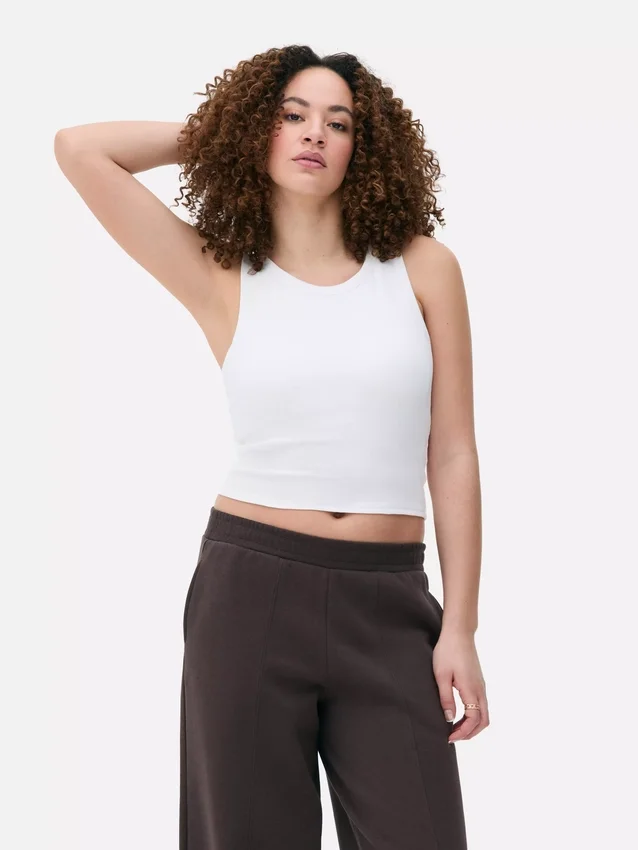 Ribbad tanktop med racerrygg