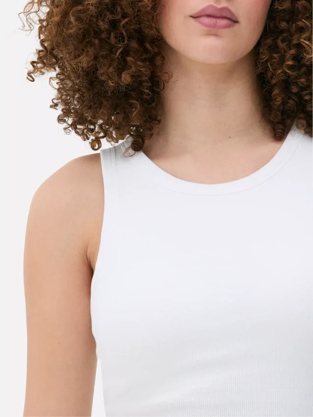 Ribbad tanktop med racerrygg