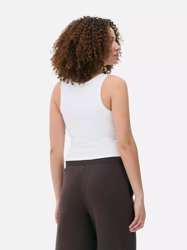 Ribbad tanktop med racerrygg