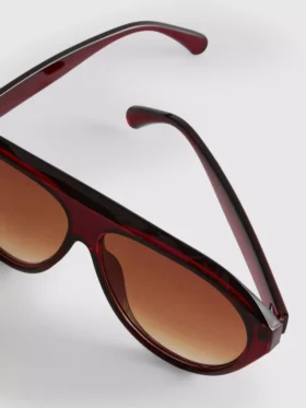 Robusta solglasögon i aviator-stil