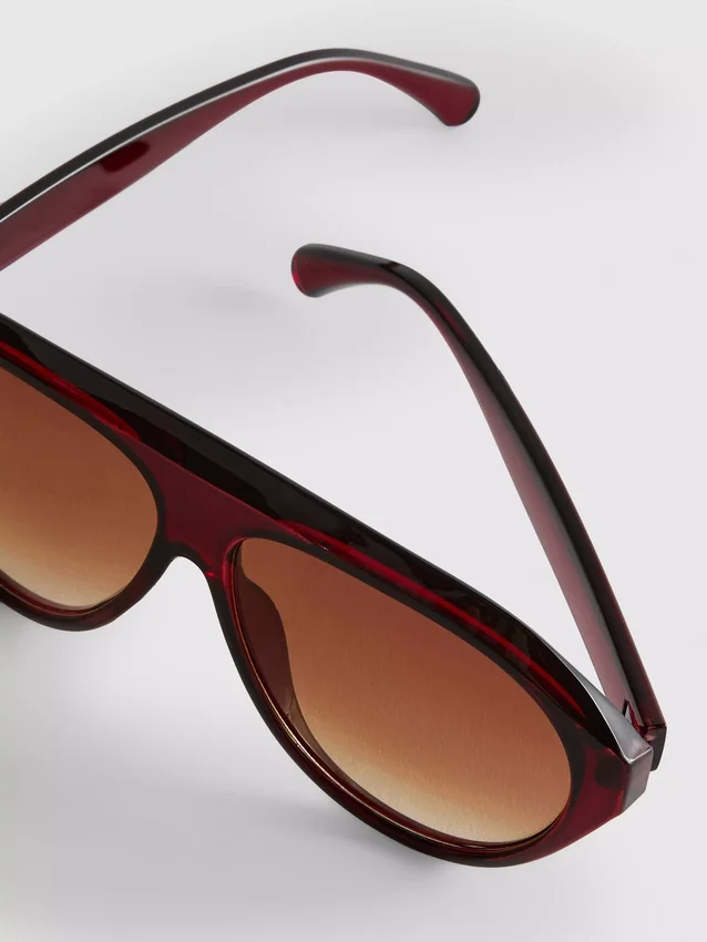 Robusta solglasögon i aviator-stil