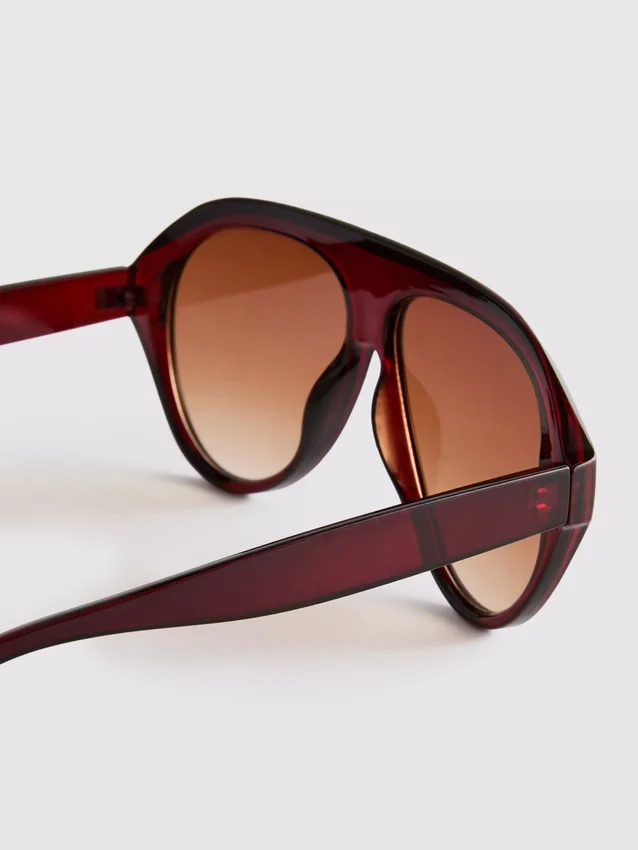 Robusta solglasögon i aviator-stil