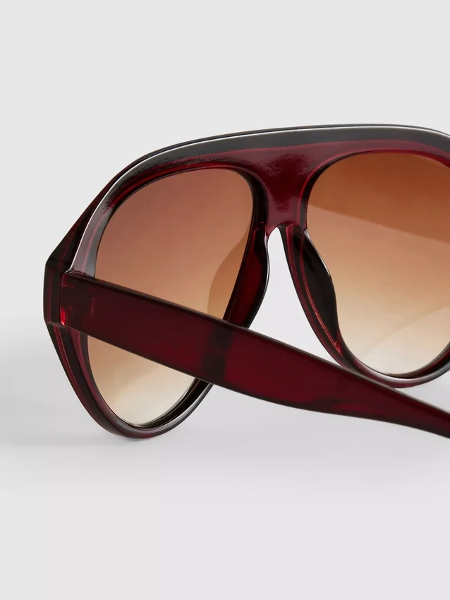 Robusta solglasögon i aviator-stil