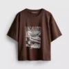 Rät skuren T-shirt i bomull med tryck
