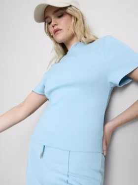 Rätlinjig T-shirt med sömmar i bomullsrik kvalitet